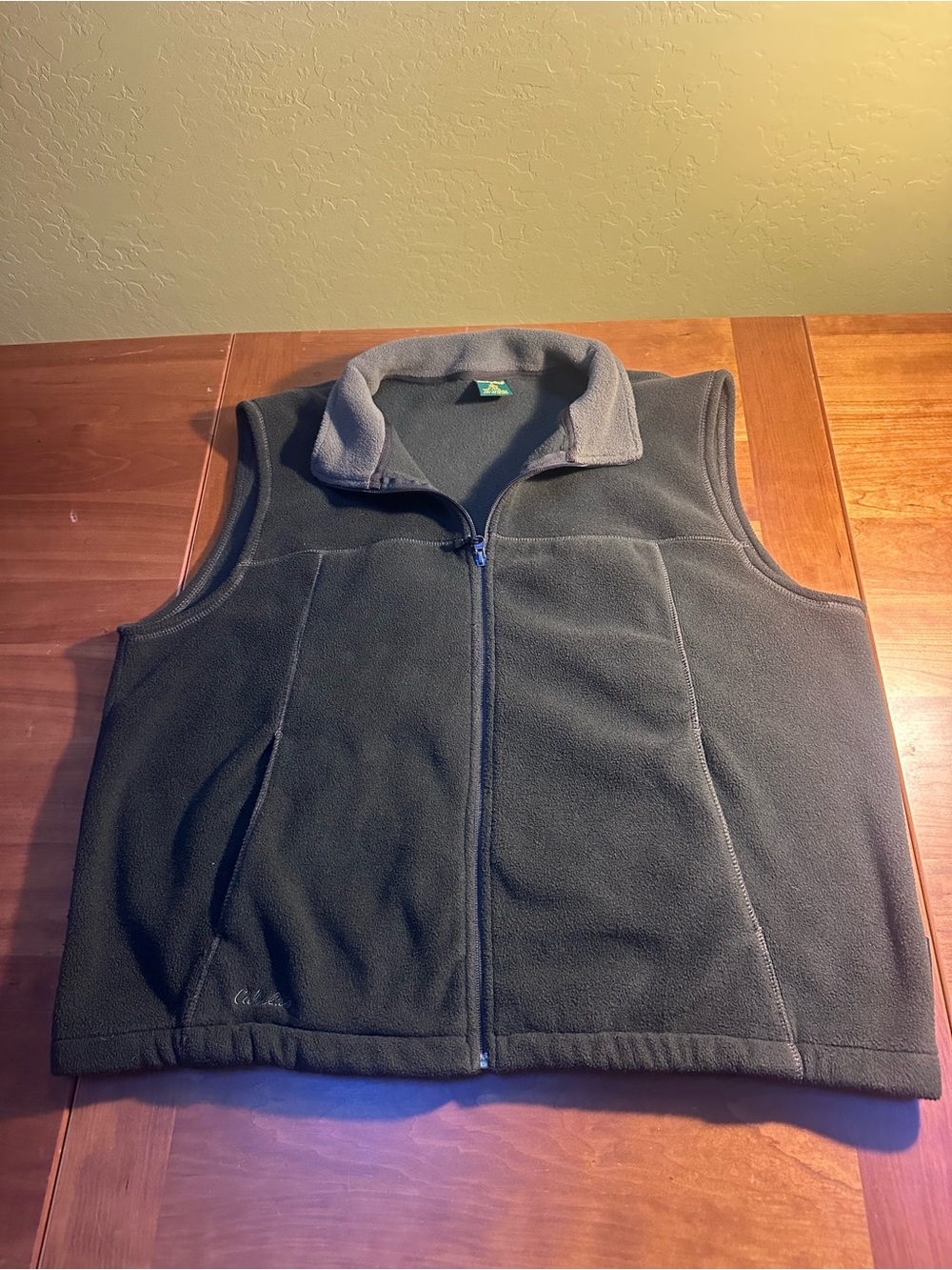 Cabela’s Men's Dark Green Fleece Vest